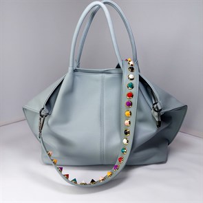 Ремень для сумки кожаный фурнитура серебро /ремень на сумку серо-голубой с разноцветными шипами - фото 34069