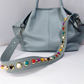 Ремень для сумки кожаный фурнитура серебро /ремень на сумку серо-голубой с разноцветными шипами - фото 34075